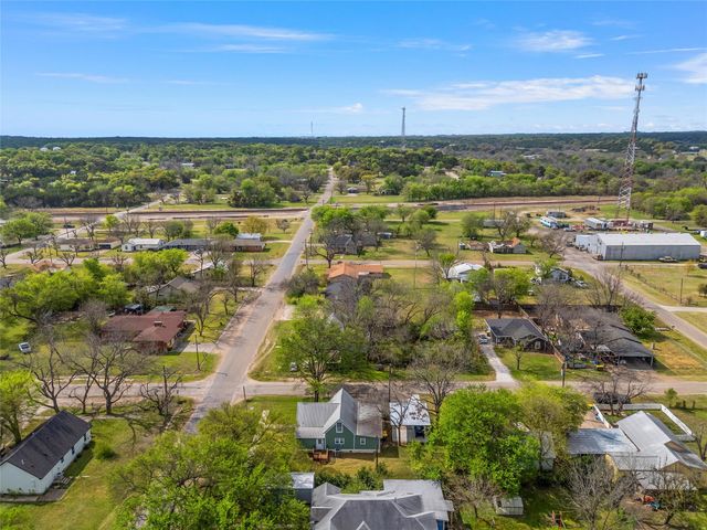 107 W Avenue F, Valley Mills, TX 76689