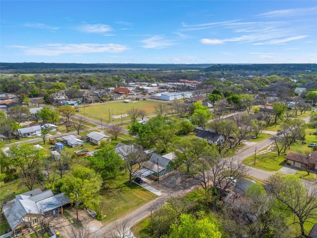 107 W Avenue F, Valley Mills, TX 76689