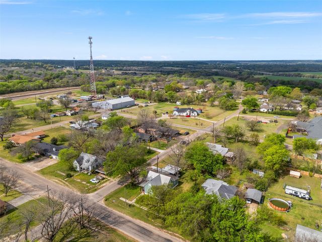 107 W Avenue F, Valley Mills, TX 76689