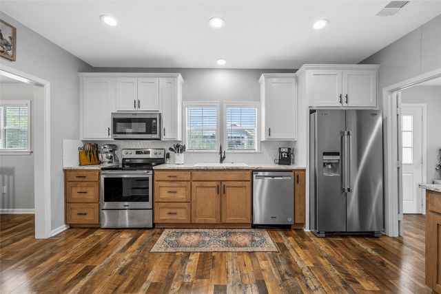 107 W Avenue F, Valley Mills, TX 76689