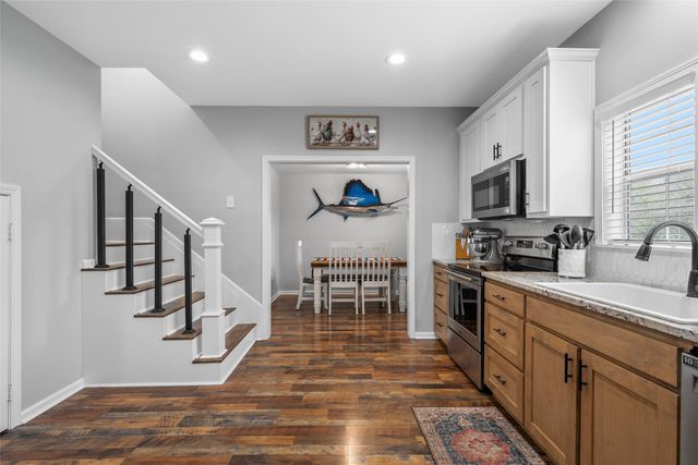 107 W Avenue F, Valley Mills, TX 76689