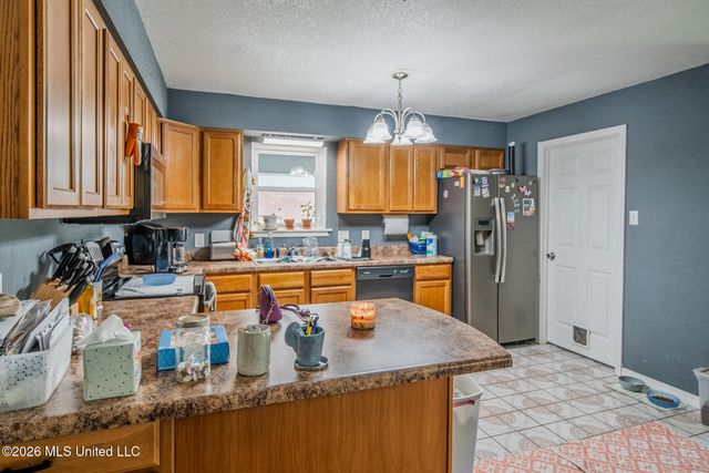 580 Nadine Dr, D'iberville, MS 39540