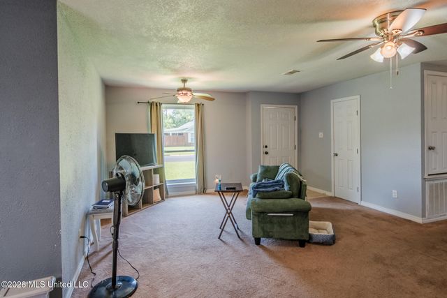 580 Nadine Dr, D'iberville, MS 39540