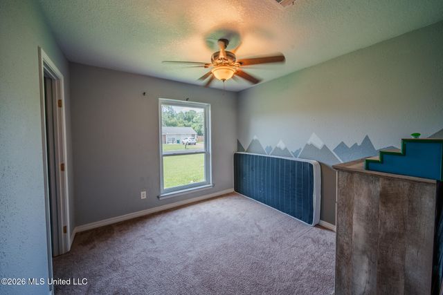 580 Nadine Dr, D'iberville, MS 39540