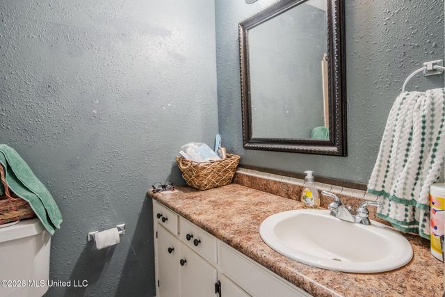 580 Nadine Dr, D'iberville, MS 39540