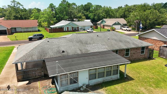 580 Nadine Dr, D'iberville, MS 39540