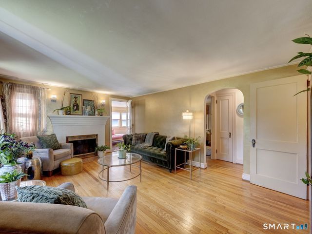 61 Hillcrest Road, Glastonbury, CT 06033