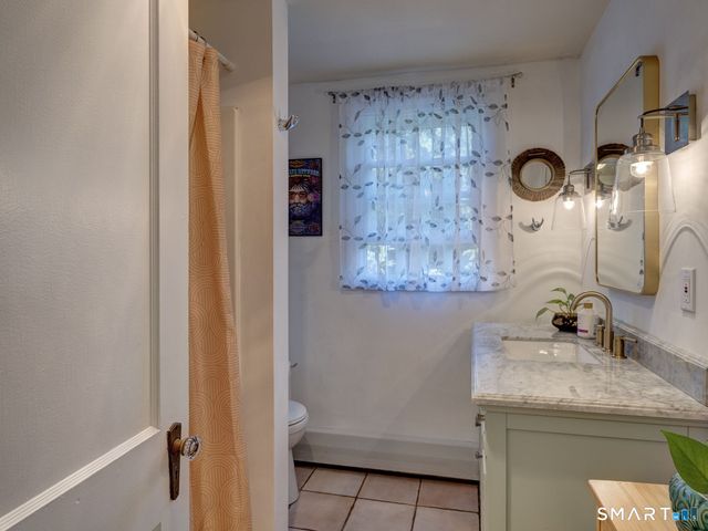 61 Hillcrest Road, Glastonbury, CT 06033