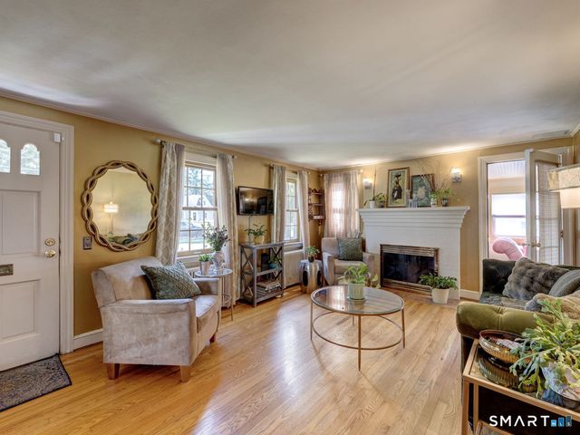61 Hillcrest Road, Glastonbury, CT 06033