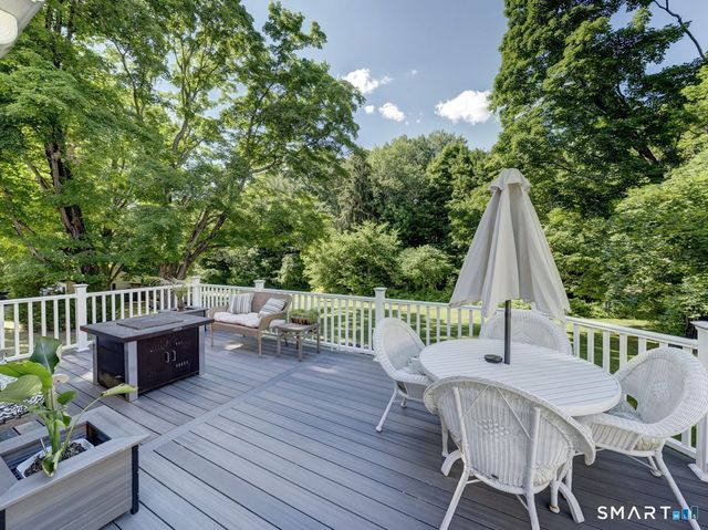 61 Hillcrest Road, Glastonbury, CT 06033