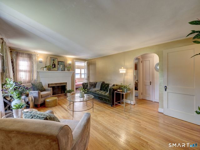 61 Hillcrest Road, Glastonbury, CT 06033