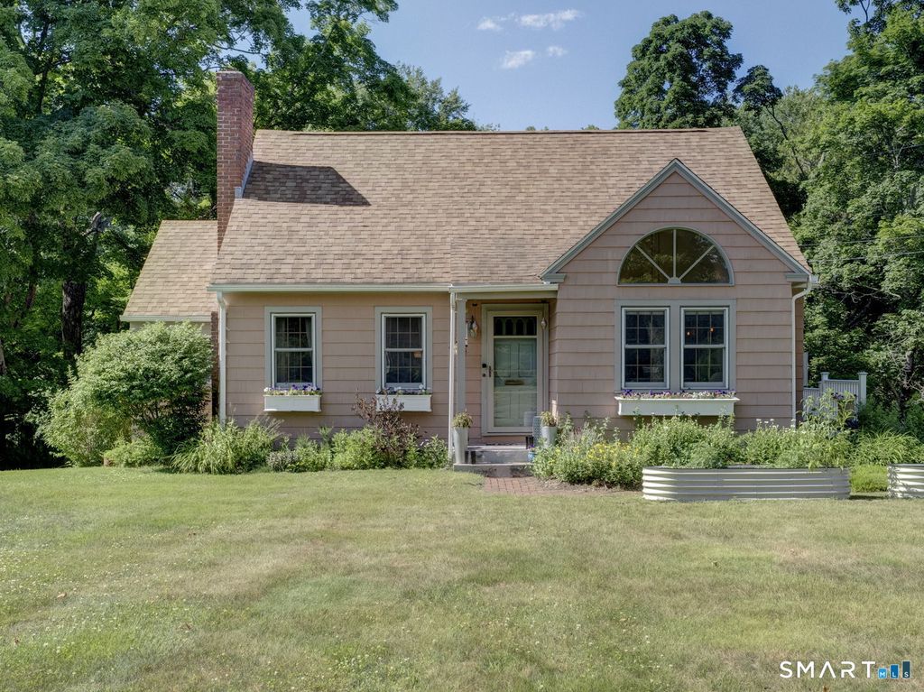 61 Hillcrest Road, Glastonbury, CT 06033