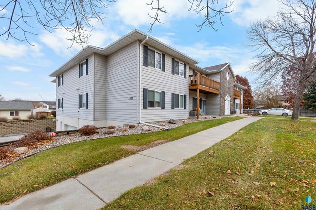 3300 W Miles Pl Place 203, Sioux Falls, SD 57108