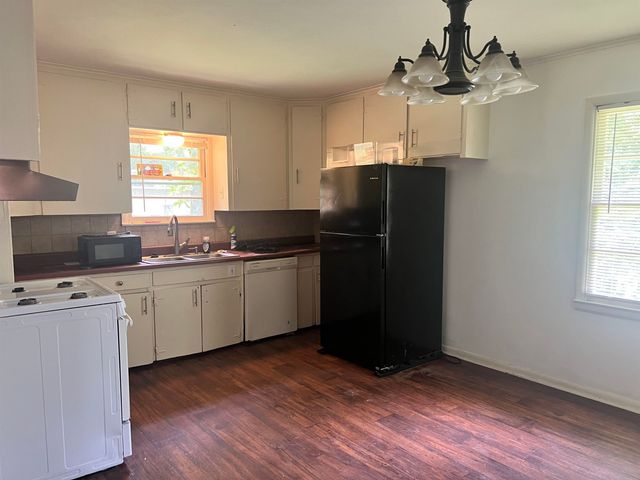 1902 Imperial Drive, Longview, TX 75604