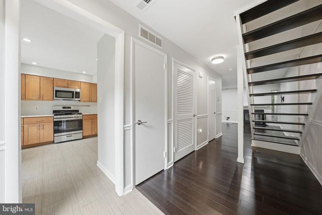 11926 ESCALANTE CT, Reston, VA 20191