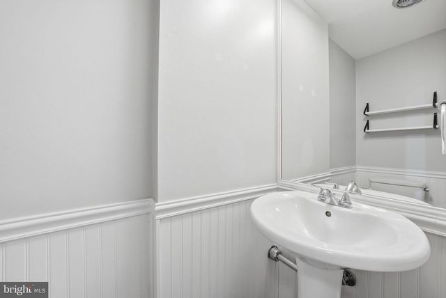 11926 ESCALANTE CT, Reston, VA 20191