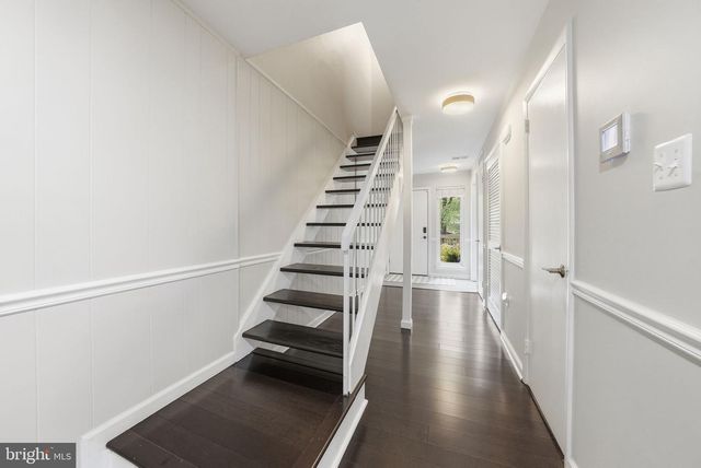 11926 ESCALANTE CT, Reston, VA 20191