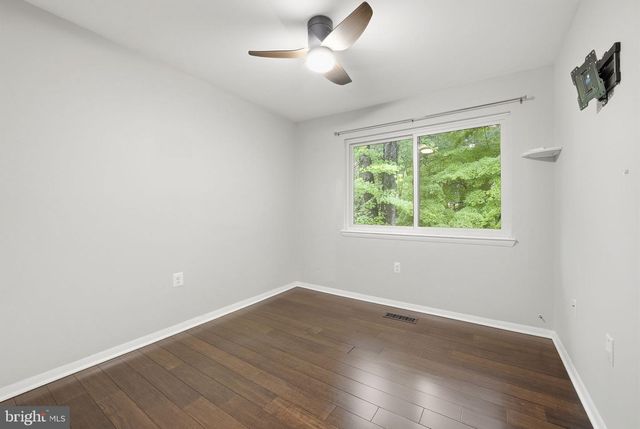 11926 ESCALANTE CT, Reston, VA 20191