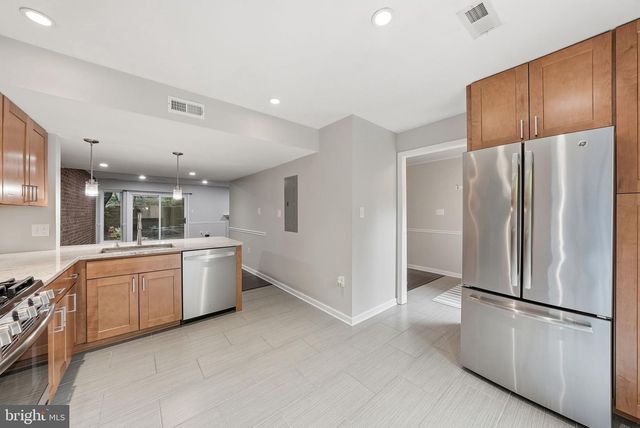 11926 ESCALANTE CT, Reston, VA 20191