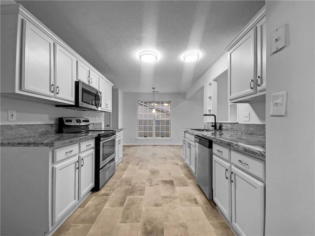 5806 Waggoner Court, Rex, GA 30273