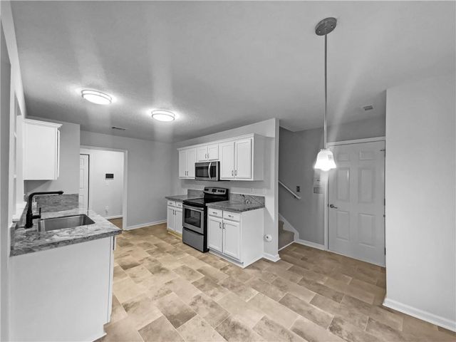 5806 Waggoner Court, Rex, GA 30273