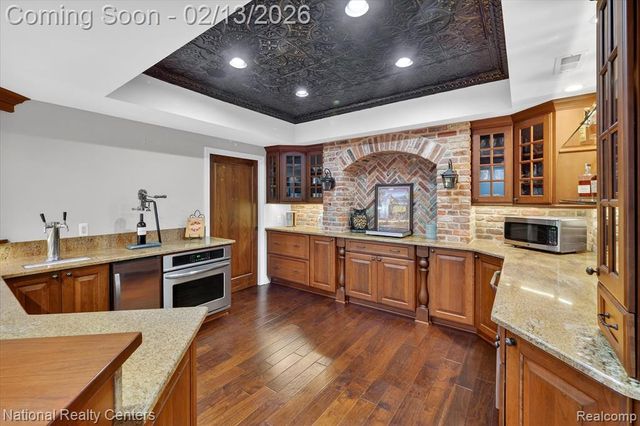 721 Elderberry Court, Walled Lake, MI 48390