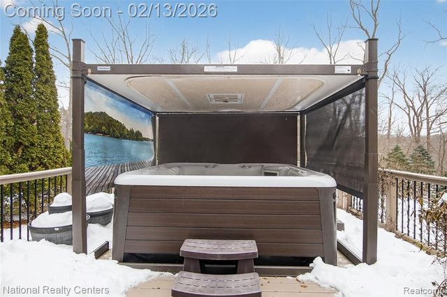 721 Elderberry Court, Walled Lake, MI 48390