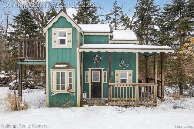 721 Elderberry Court, Walled Lake, MI 48390