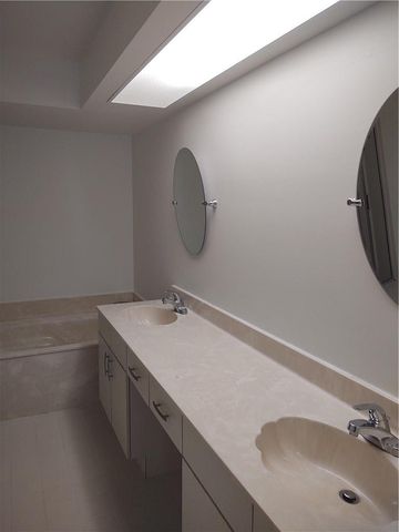 5801 Coach House Circle B, Boca Raton, FL 33486