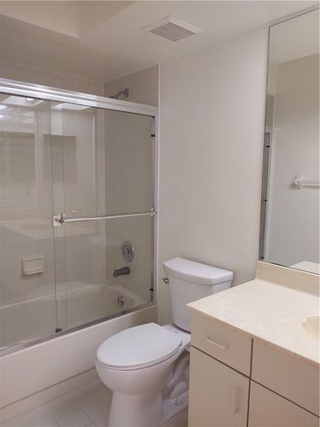 5801 Coach House Circle B, Boca Raton, FL 33486