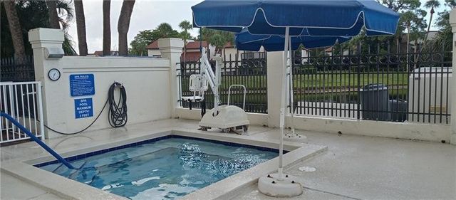 5801 Coach House Circle B, Boca Raton, FL 33486