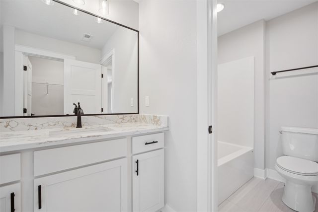 14311 Catalpa Drive, Urbandale, IA 50323