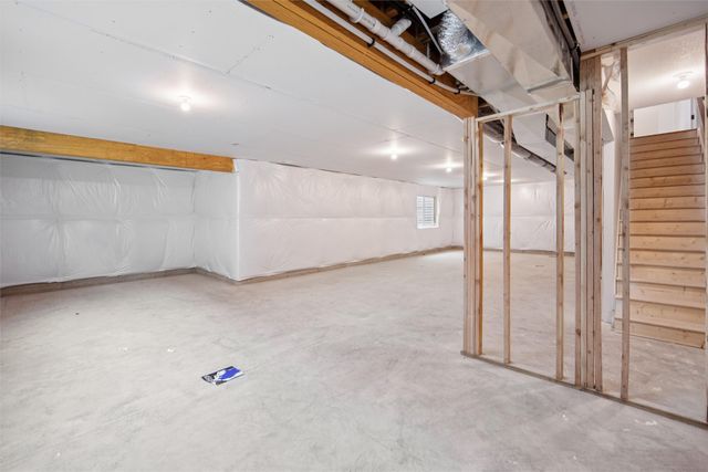 14311 Catalpa Drive, Urbandale, IA 50323