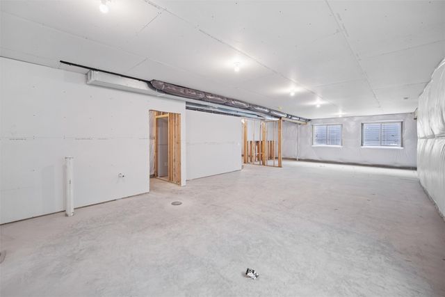 14311 Catalpa Drive, Urbandale, IA 50323