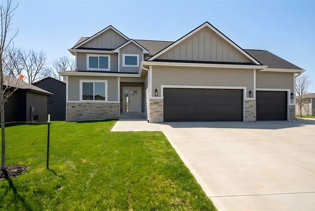 14311 Catalpa Drive, Urbandale, IA 50323