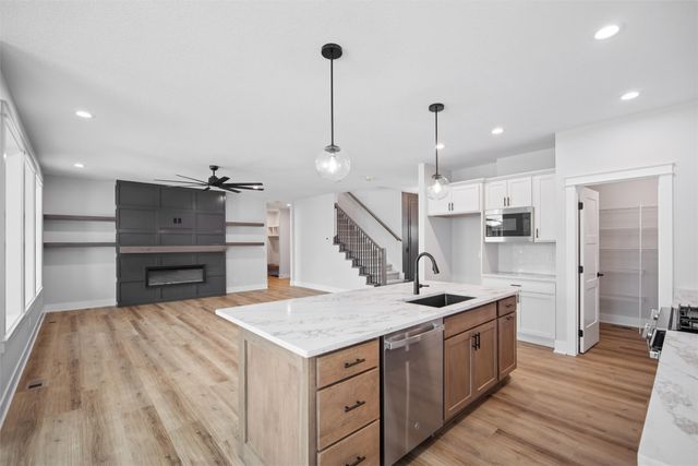 14311 Catalpa Drive, Urbandale, IA 50323