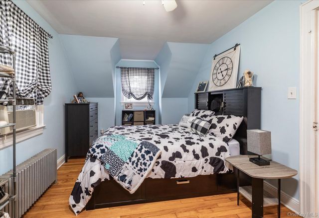 11 W 2nd Street, Freeport, NY 11520