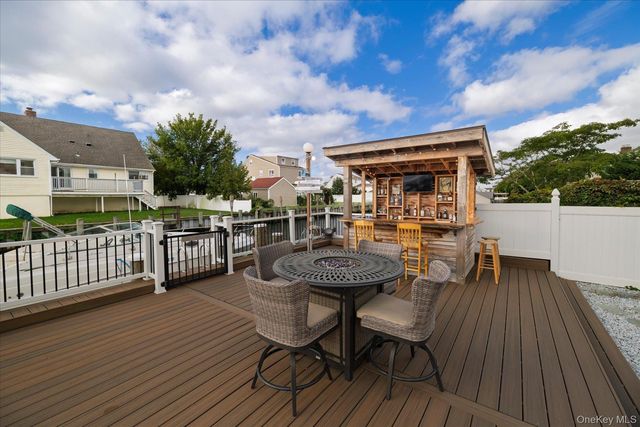 11 W 2nd Street, Freeport, NY 11520