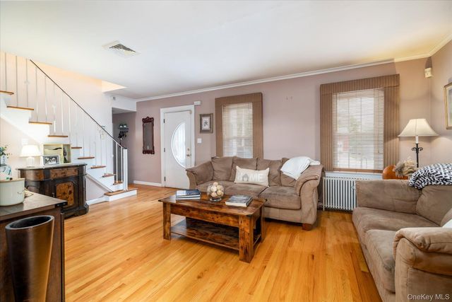 11 W 2nd Street, Freeport, NY 11520