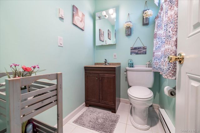 11 W 2nd Street, Freeport, NY 11520