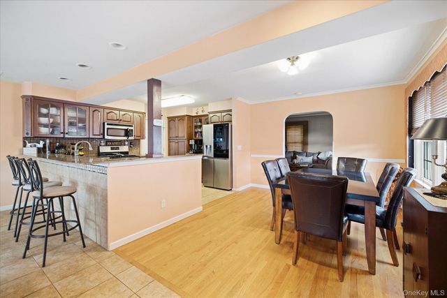 11 W 2nd Street, Freeport, NY 11520
