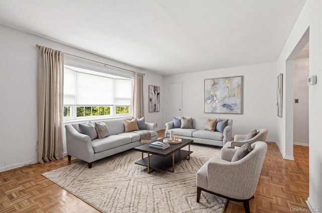 35 Milford Lane X8, Suffern, NY 10901