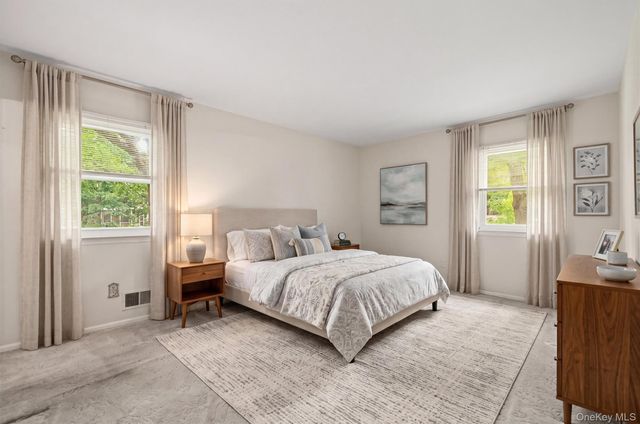 35 Milford Lane X8, Suffern, NY 10901