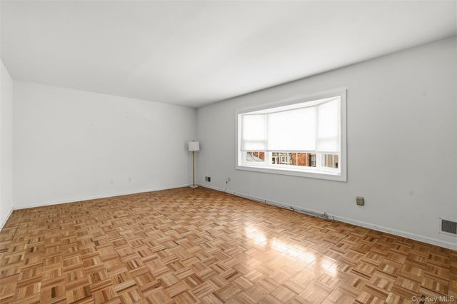 35 Milford Lane X8, Suffern, NY 10901
