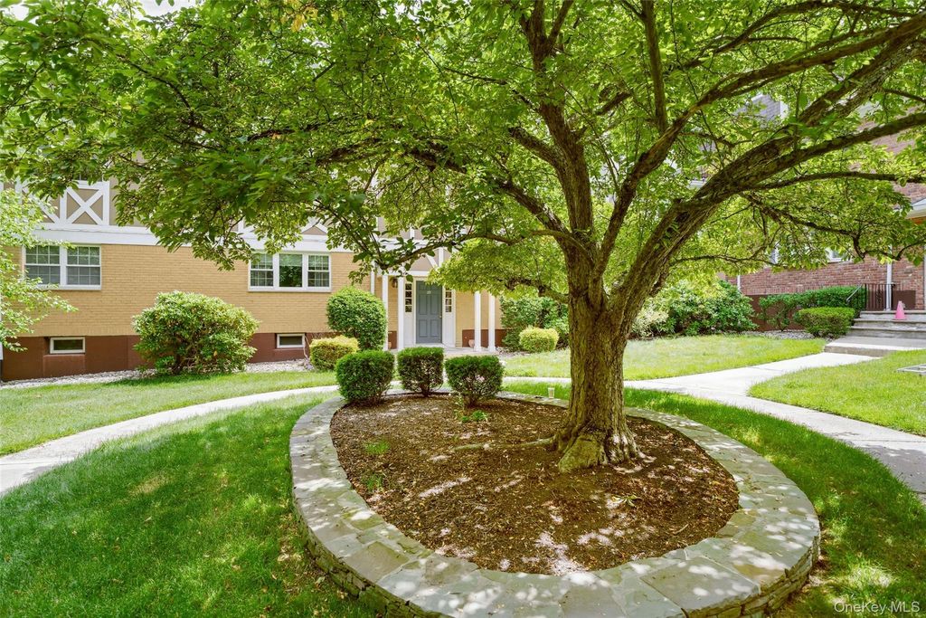 35 Milford Lane X8, Suffern, NY 10901