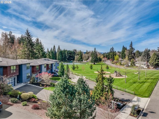 10682 Sw BERKSHIRE St, Portland, OR 97225