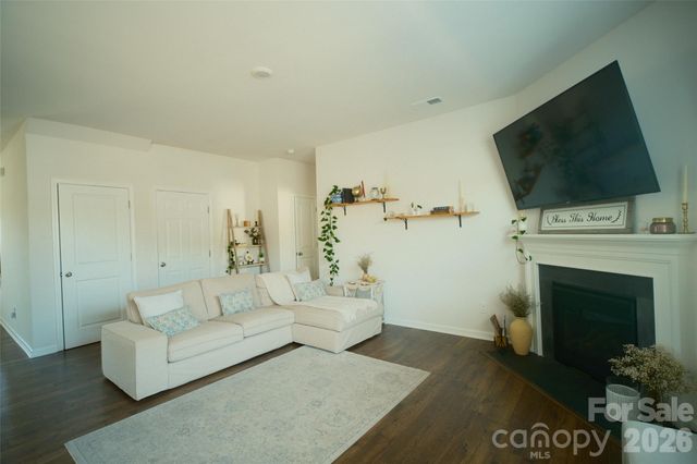 8022 Rowling Drive, Charlotte, NC 28215