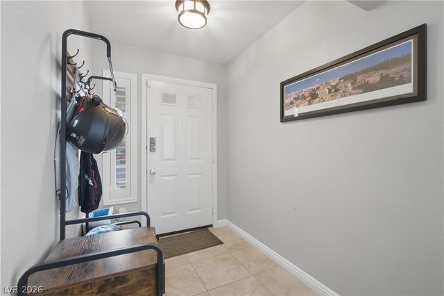 8325 Classic Villa Court, Las Vegas, NV 89128