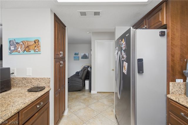 8325 Classic Villa Court, Las Vegas, NV 89128