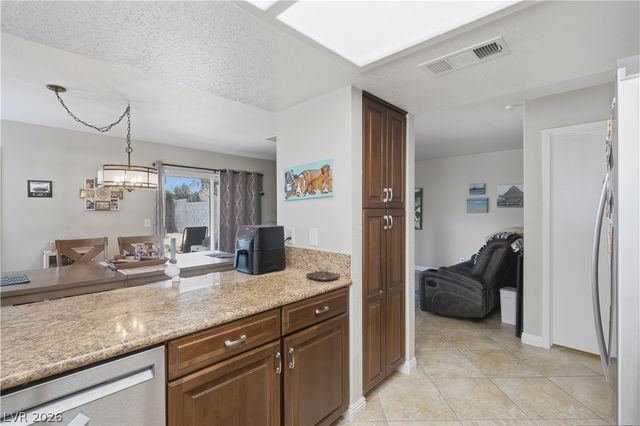 8325 Classic Villa Court, Las Vegas, NV 89128